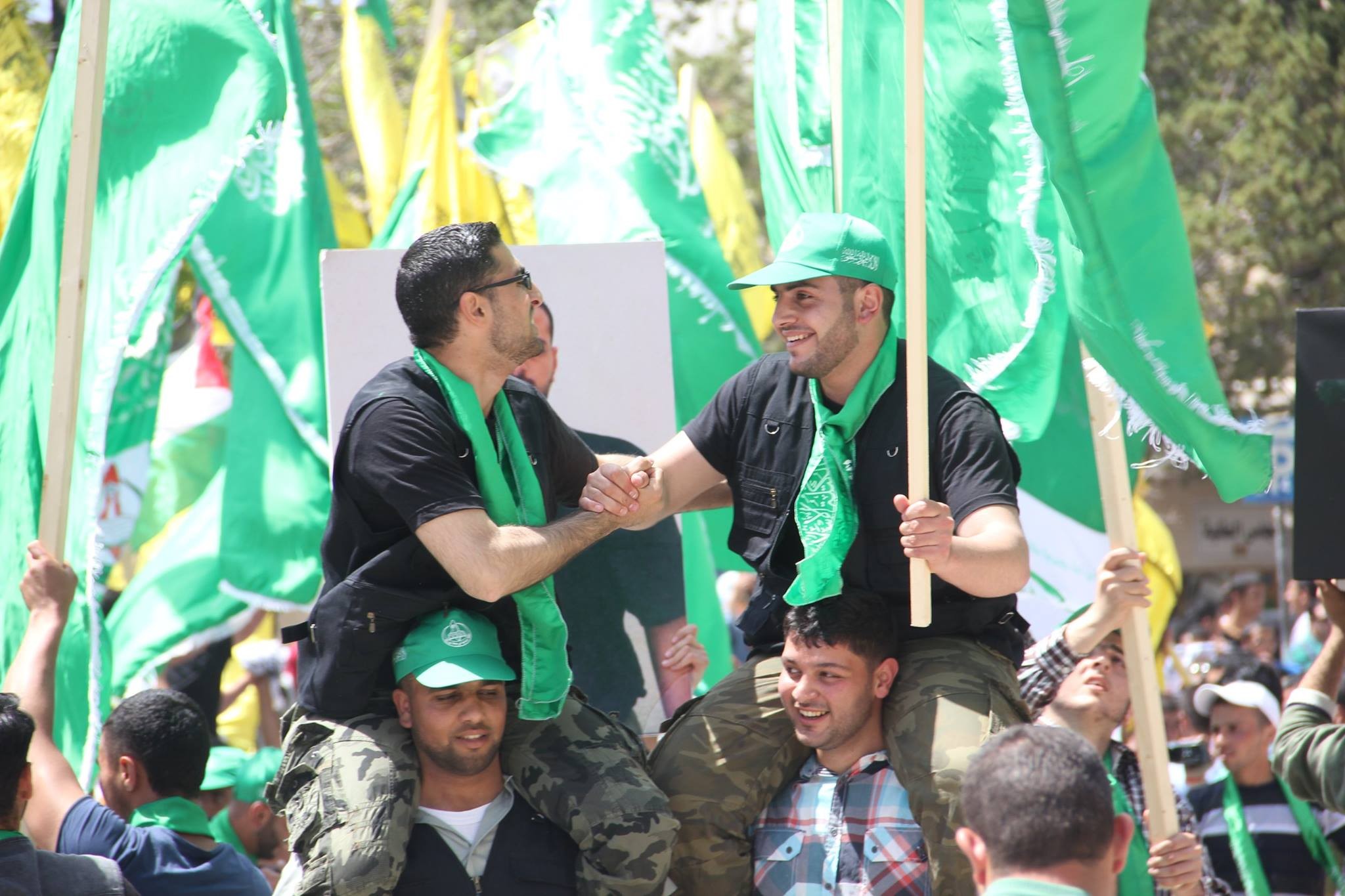 الكتلة الإسلامية في بوليتكنك فلسطين تحتفل بذكرى انطلاقة حماس