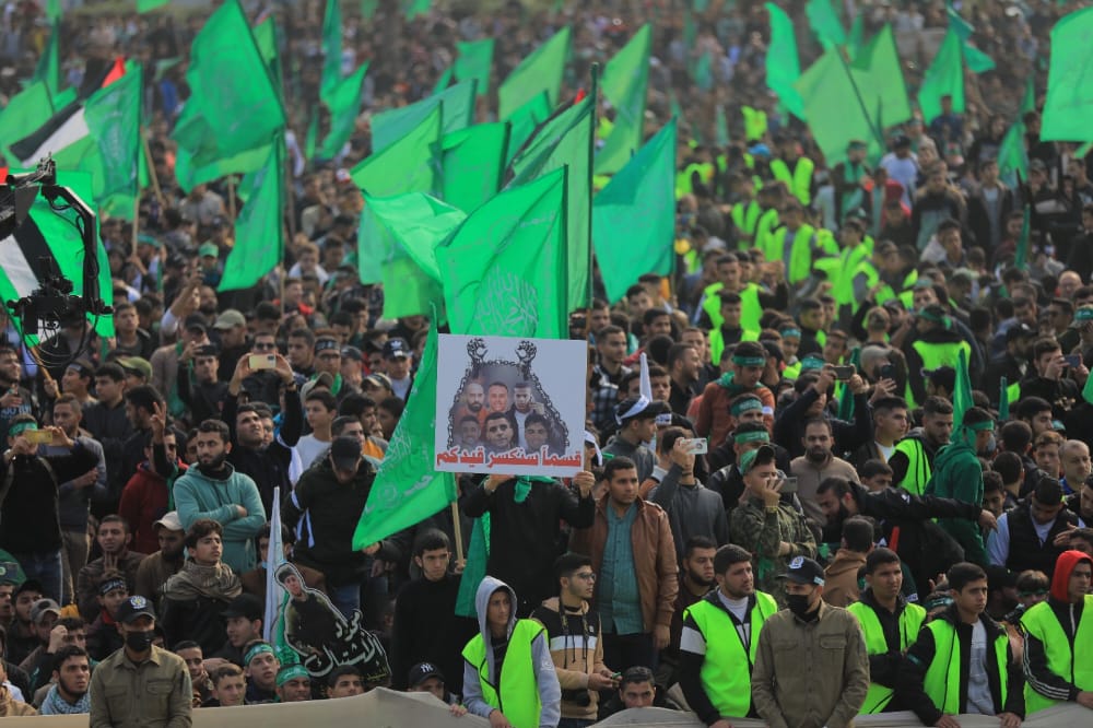 حشود ضخمة تشارك بمهرجان انطلاقة حماس في غزة