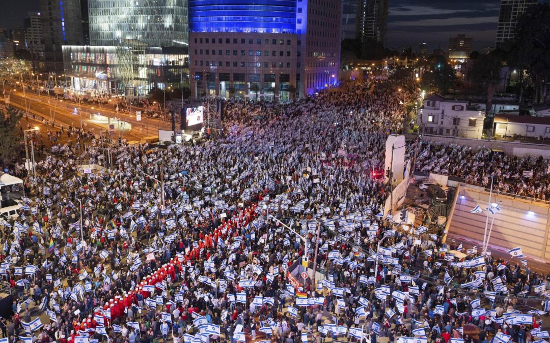 مئات الآلاف يتظاهرون ضد حكومة نتنياهو للأسبوع الـ12 تواليا