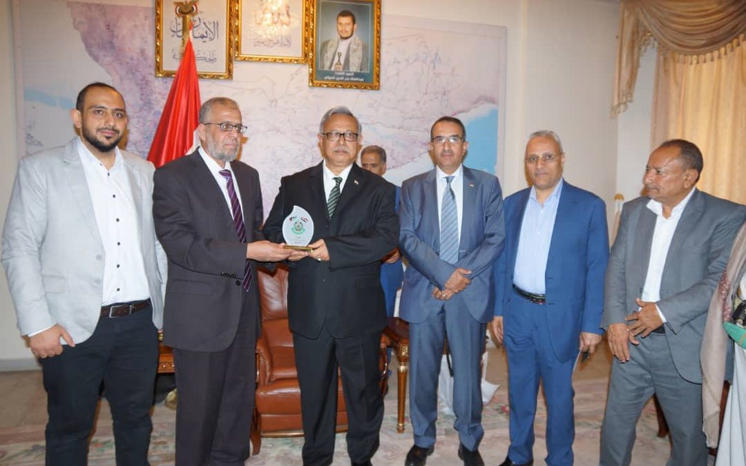ممثل حماس في اليمن يلتقي رئيس حكومة الإنقاذ الوطني بصنعاء