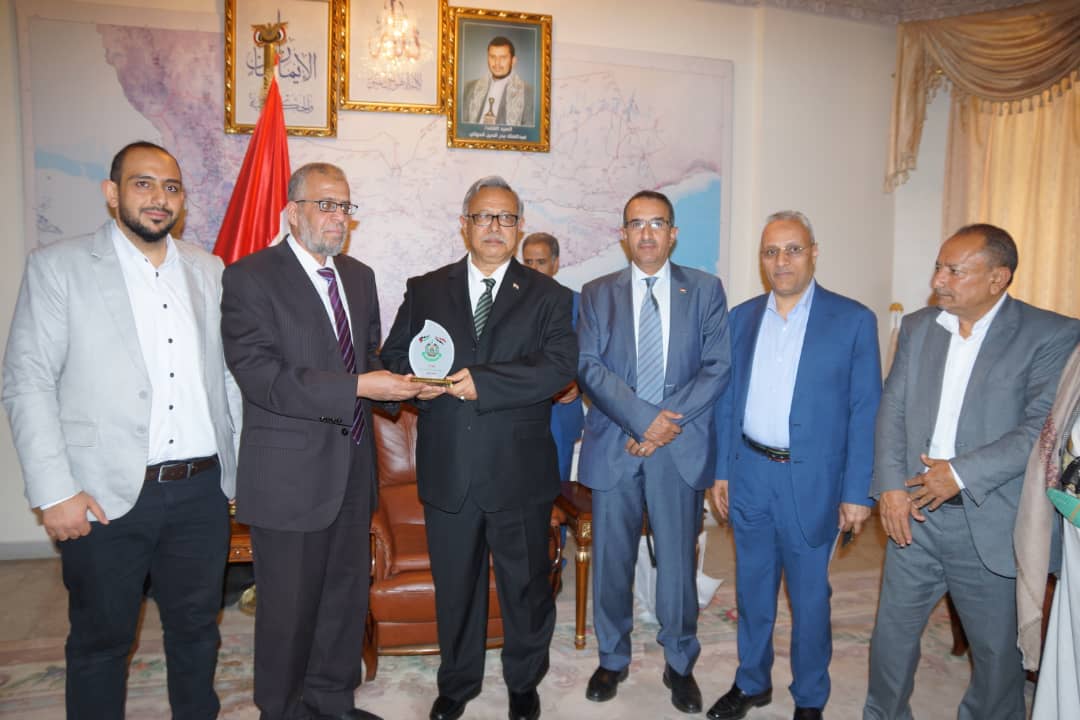 ممثل حماس في اليمن يلتقي رئيس حكومة الإنقاذ الوطني بصنعاء