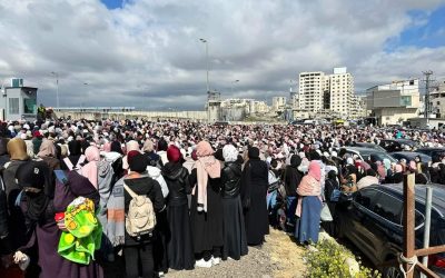 الاحتلال يعرقل وصول المصلين لصلاة الجمعة في الأقصى