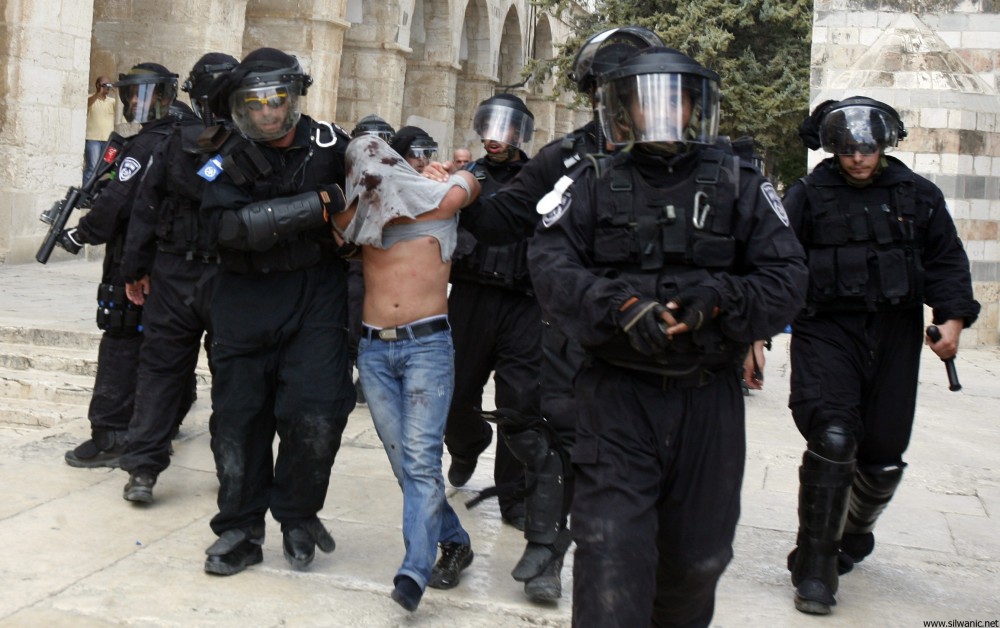 الاحتلال يعتقل 4 شبان ويُصيب خامسًا في القدس