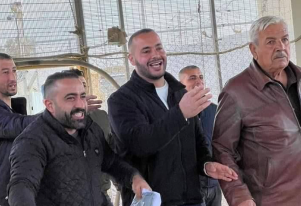 الإفراج عن أسيرين بعد قضائهما 16 عامًا في سجون الاحتلال