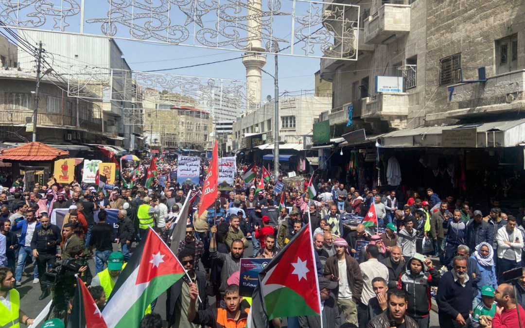 مسيرة بالأردن انتصارًا للأقصى ودعمًا للمقاومة