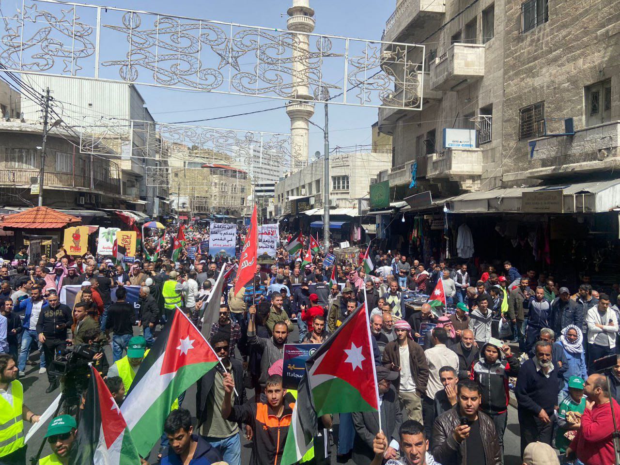 مسيرة بالأردن انتصارًا للأقصى ودعمًا للمقاومة