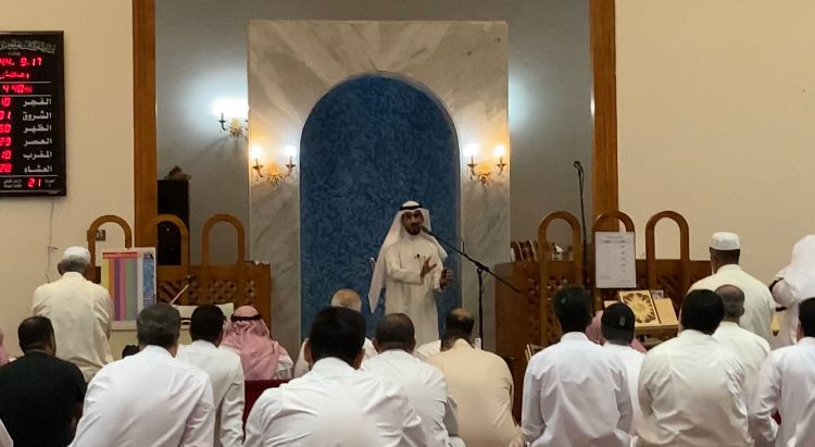 مصلون يحيون الفجر العظيم في الكويت نصرةً للأقصى