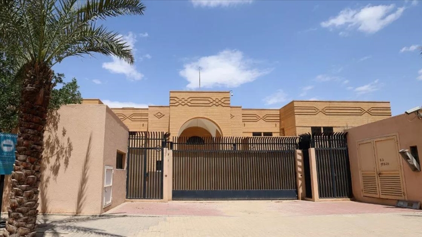 استعدادات لإعادة فتح السفارة الإيرانية في الرياض