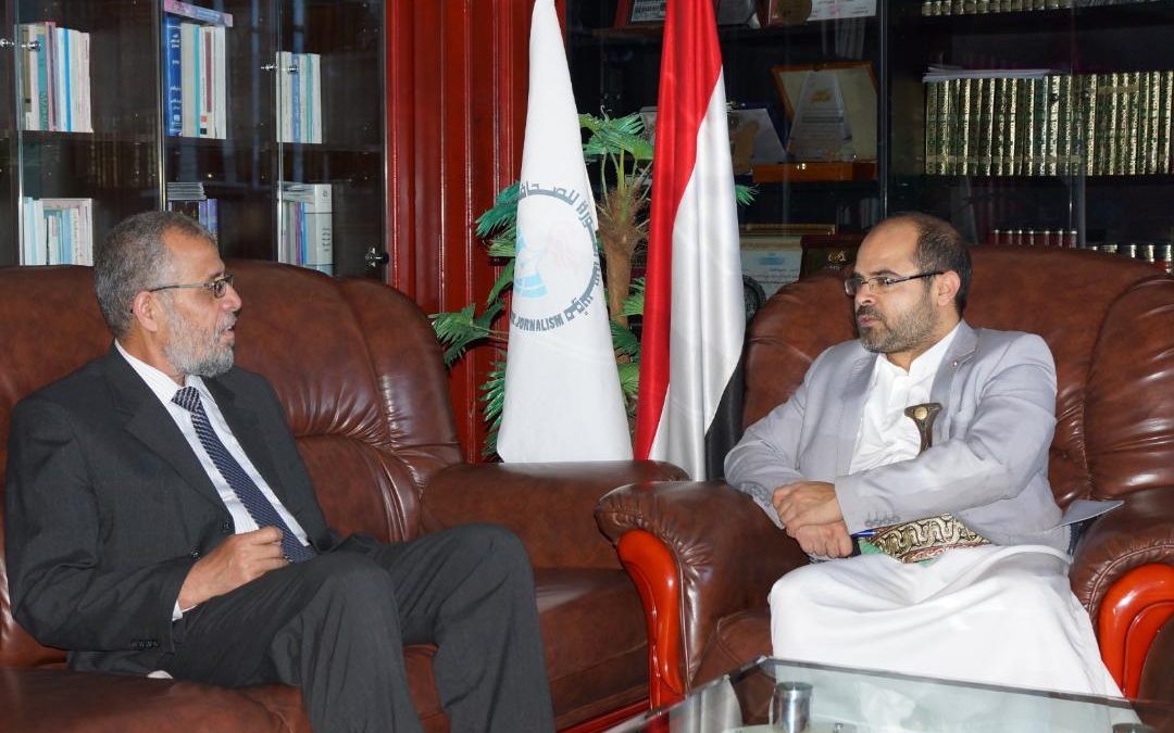 اليمن.. القائم بأعمال ممثل حماس يلتقي رئيس مؤسسة الثورة