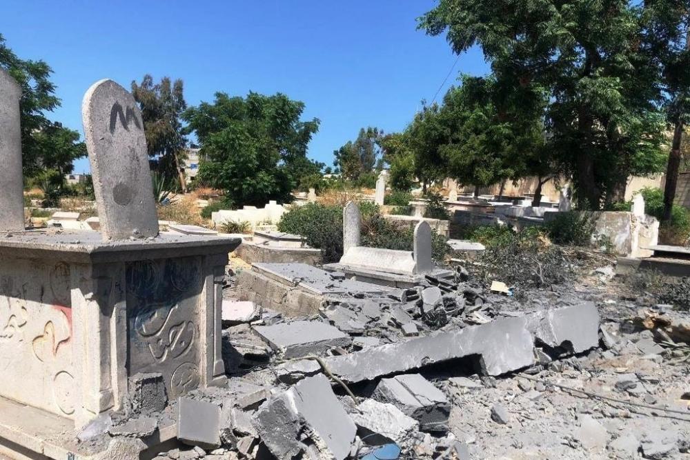 الأوقاف بغزة تدين استهداف الاحتلال لمقبرة بيت لاهيا