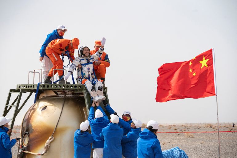 الصين تستعد الثلاثاء لإطلاق سفينة مأهولة نحو محطتها الفضائية