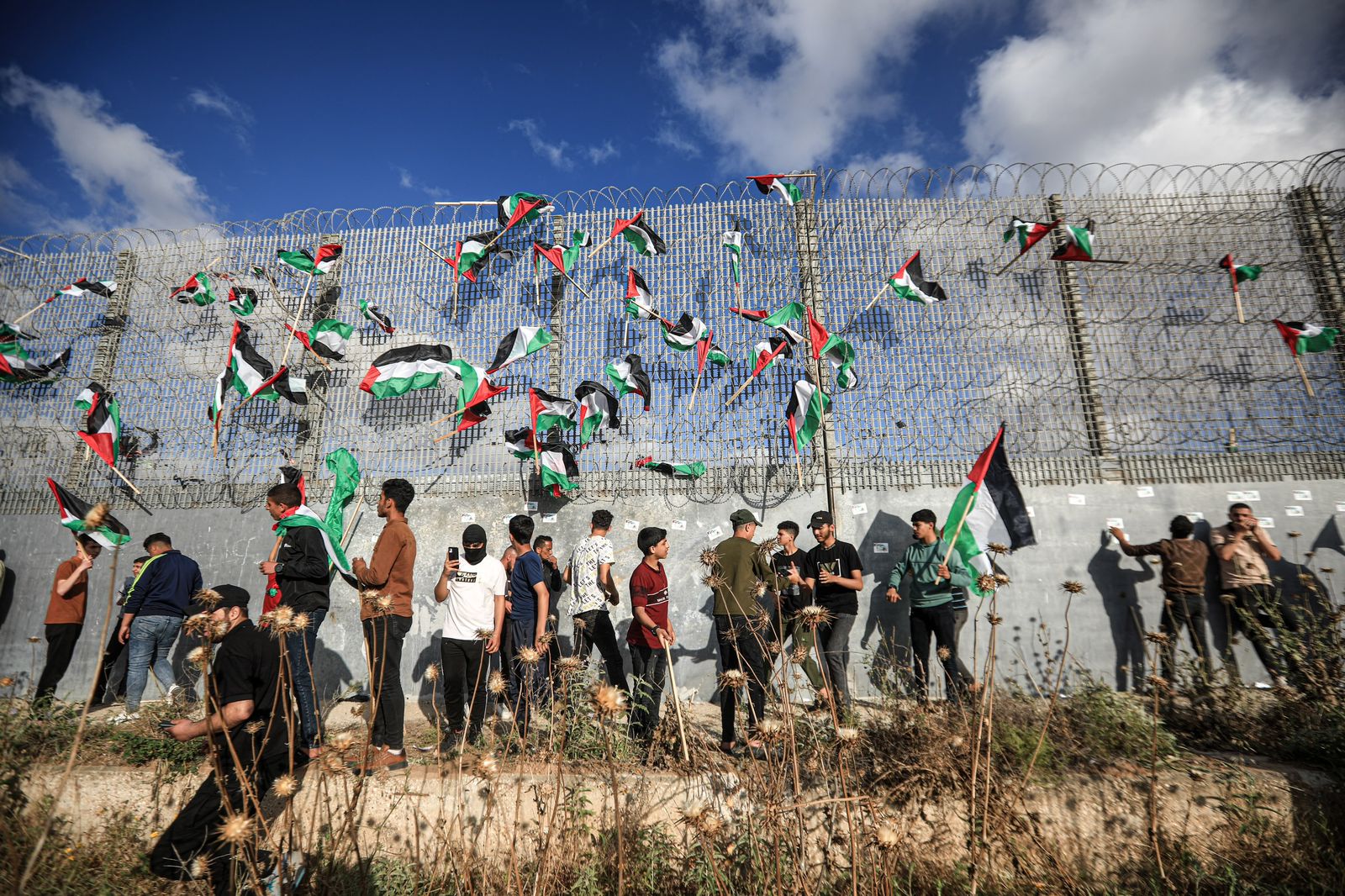 حماس تشيد بإفشال شعبنا بغزة مخططات الاحتلال لتهجيرهم
