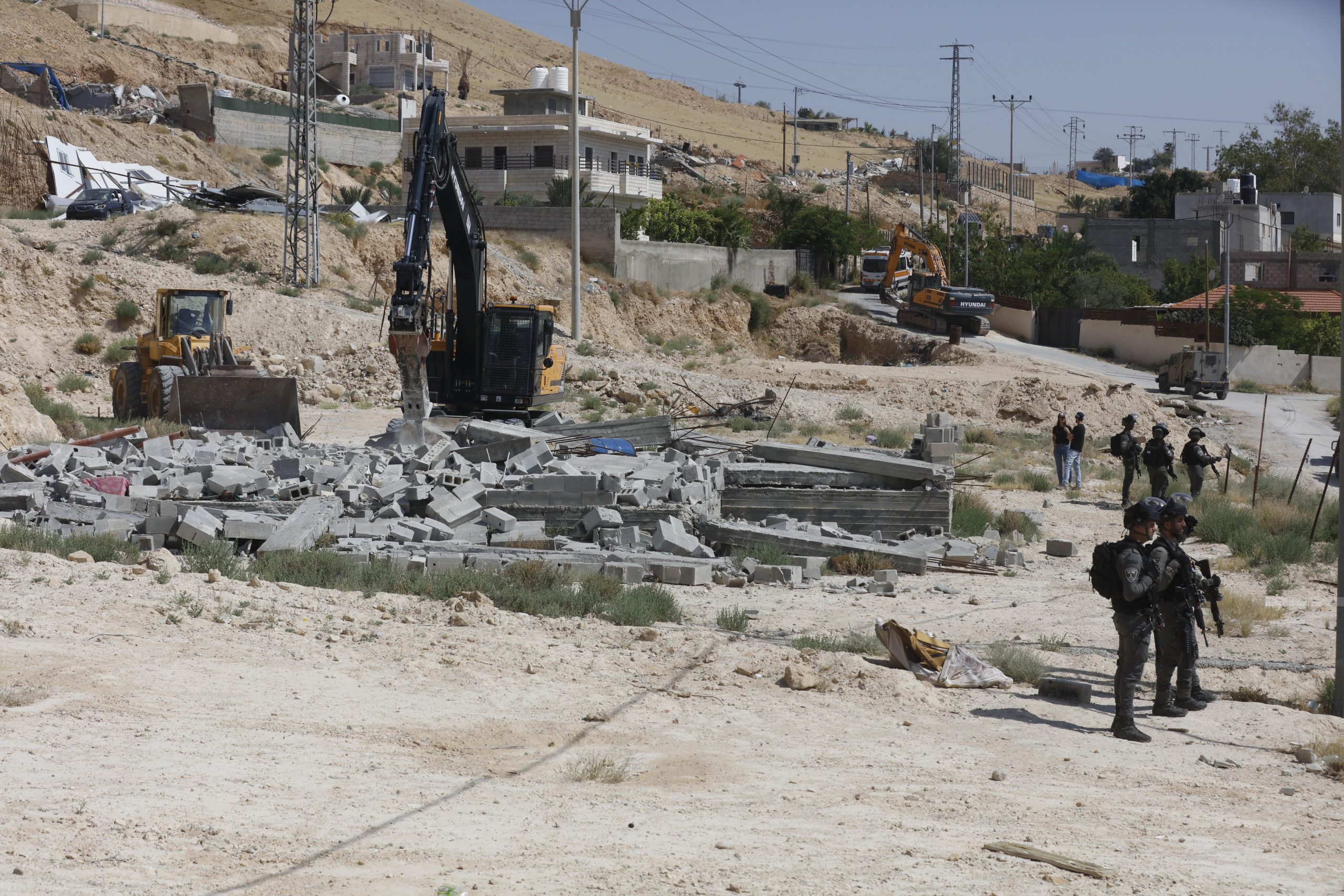 الاحتلال يهدم 3 منازل بأريحا ومدرسة التحدي 5 في بيت لحم