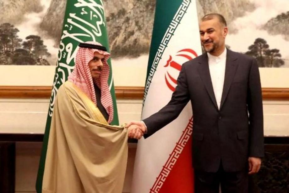 وزير الخارجية السعودي يصل طهران في أول زيارة منذ أكثر من عقد