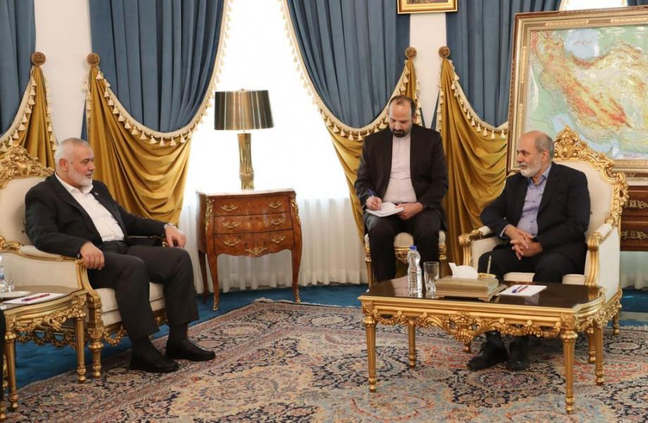 وفد قيادي من حماس يلتقي أمين عام مجلس الأمن القومي الإيراني