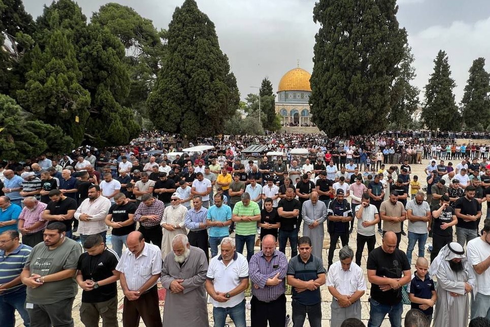 40 ألف مصلي يؤدون الجمعة في المسجد الأقصى