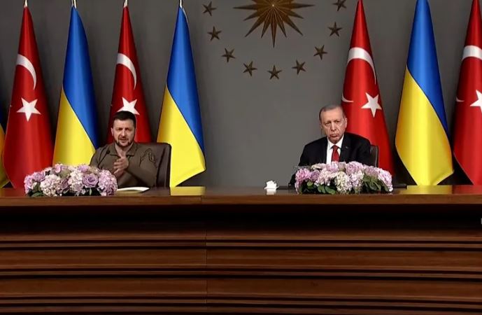 أردوغان يدعو روسيا وأوكرانيا للعودة لمباحثات السلام