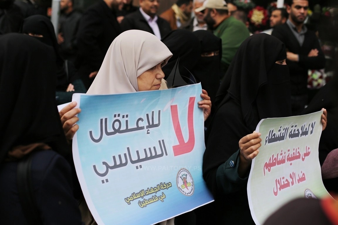حماس تدعو السلطة للانحياز لخيارات شعبنا ووقف ملاحقة المقاومة
