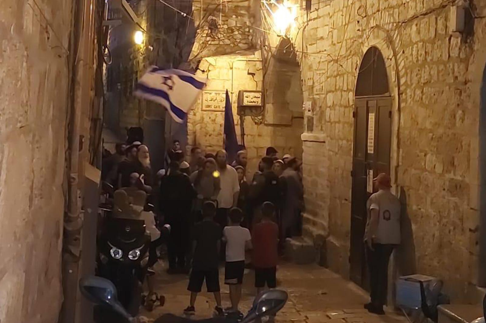 مستوطنون ينظمون مسيرة استفزازية في القدس المحتلة