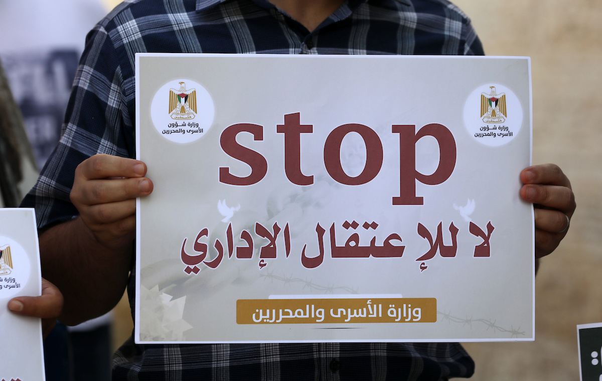 9 أسرى يواصلون إضرابهم عن الطعام رفضًا للاعتقال الإداري