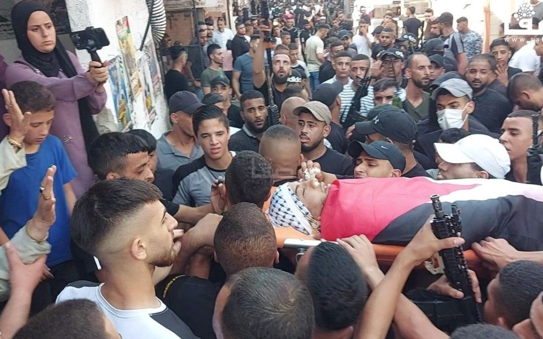 الآلاف يشيعون جثمان الشهيد داوود في نابلس