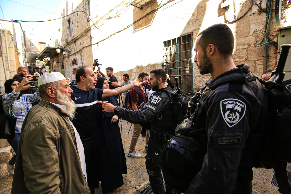 “حماس” تدين اعتداء المستوطنين على الحجاج المسيحيين بالقدس