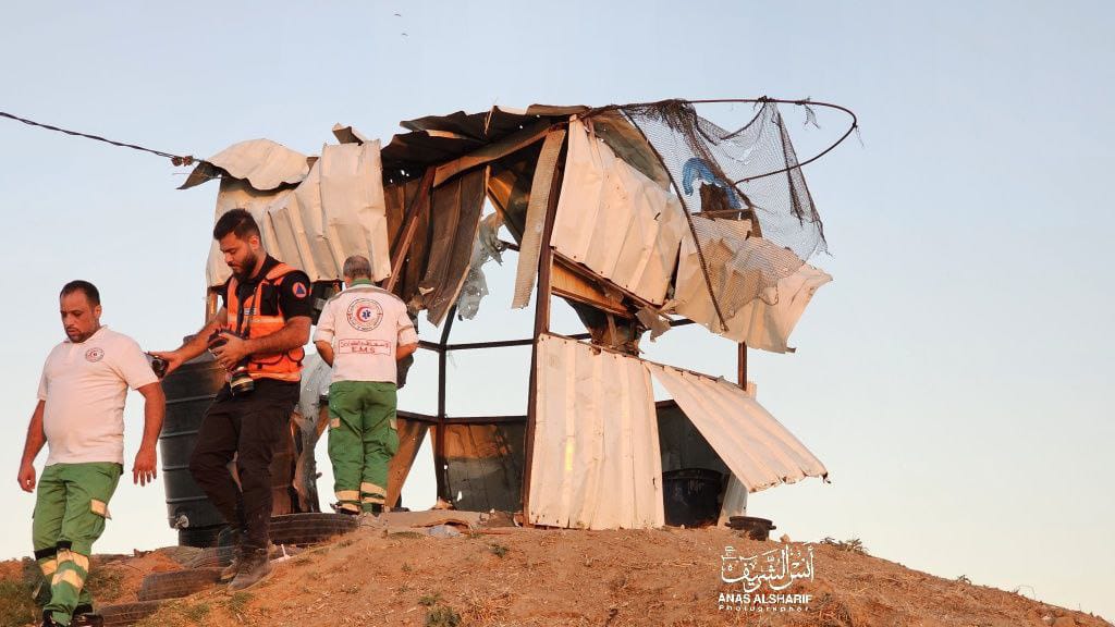 قصف مرصدين وإصابات بقمع الاحتلال تظاهرات شرق غزة