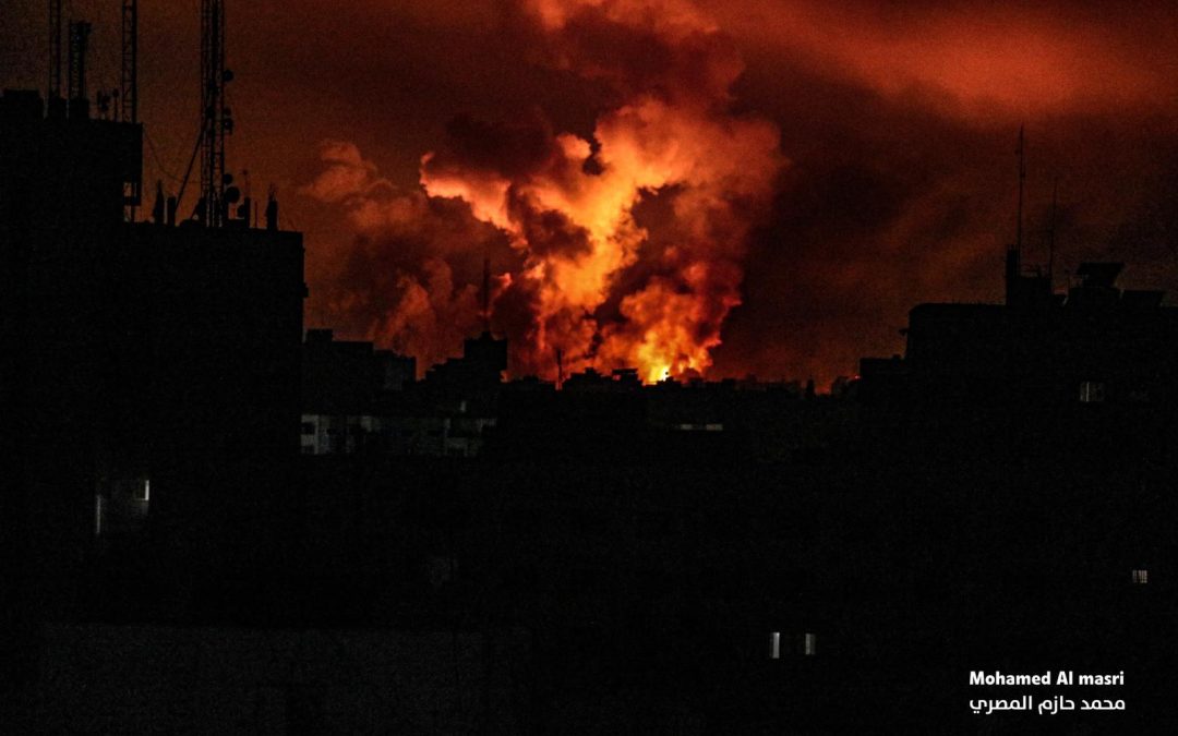 انقطاع الاتصالات والإنترنت .. قصف إسرائيلي مكثف على قطاع غزة
