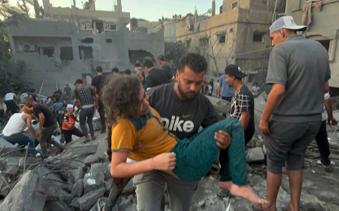 منظمة حقوقية: إسرائيل تنتقل لمرحلة أكثر دموية بعزل غزة عن العالم الخارجي
