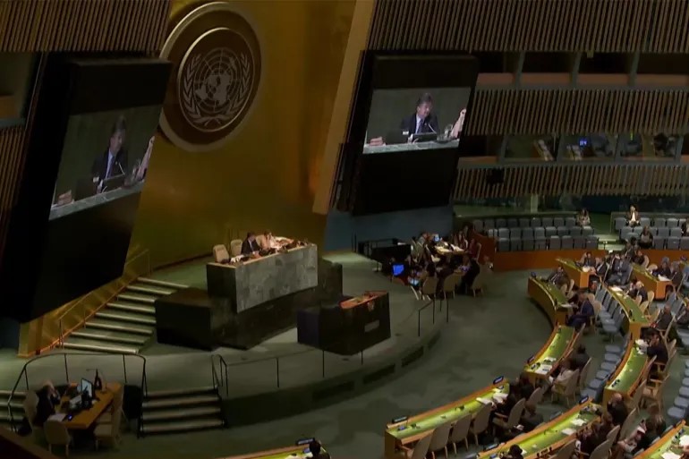 الجمعية العامة للأمم المتحدة تعتمد قرارا عربيا لهدنة إنسانية في غزة وحماس ترحب