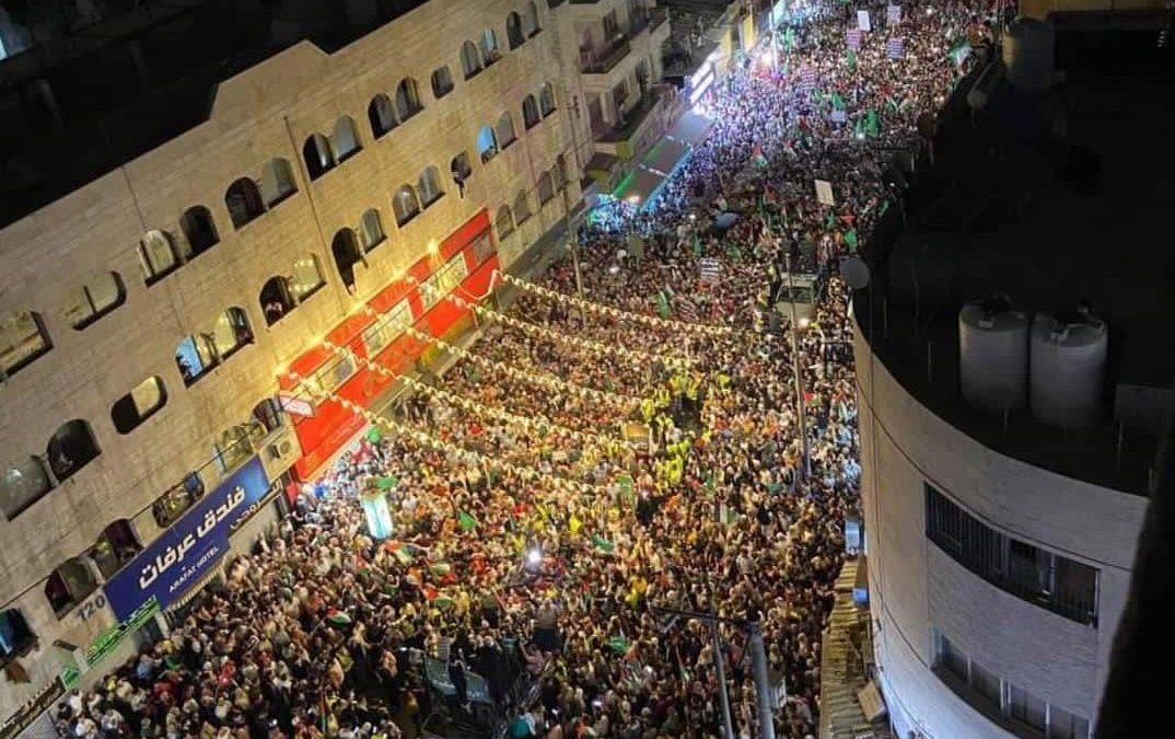 آلاف الأردنيين ينطلقون بمسيرة مناصرة لغزة وطوفان الأقصى