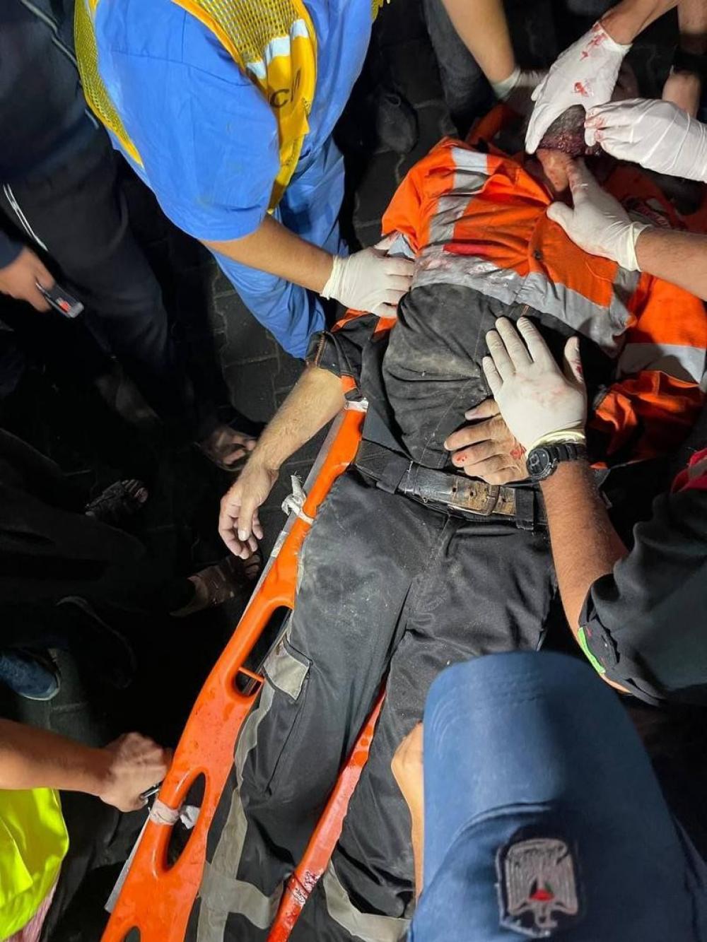 5 شهداء وجرحى من الدفاع المدني بقصف صهيوني مباشر في غزة 5 شهداء وجرحى من الدفاع المدني بقصف صهيوني مباشر في غزة