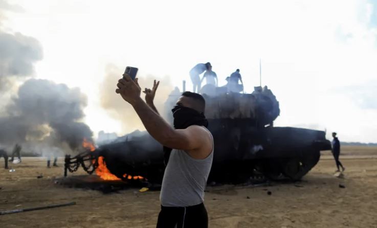 كاتب فرنسي: غطرسة إسرائيل قادتها للجحيم.. والفلسطيني لا يقهر!