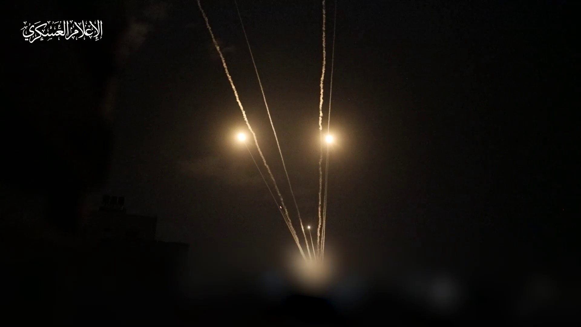 كتائب القسام تدك تل أبيب برشقات صاروخية