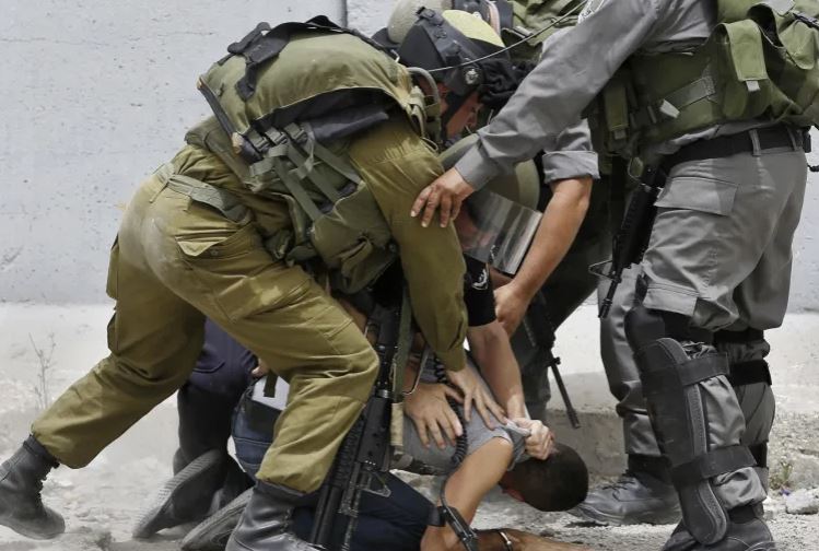 أمنستي:  إسرائيل تُعذّب الأسرى الفلسطينيين بشكل مروّع