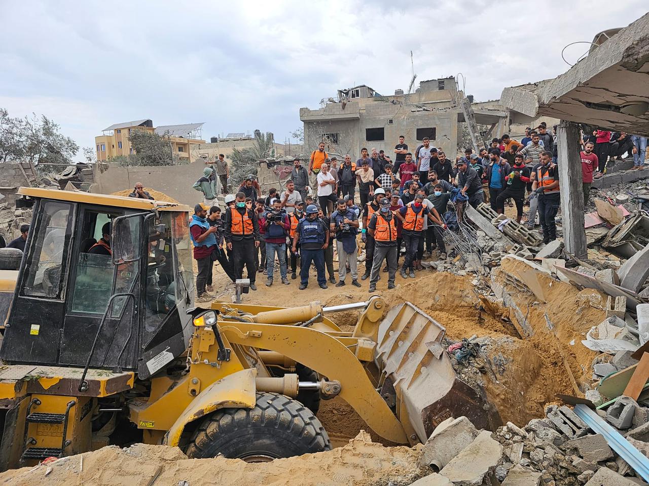 37 يومًا لمحرقة غزة .. الإبادة الجماعية مستمرة 37 يومًا لمحرقة غزة .. الإبادة الجماعية مستمرة