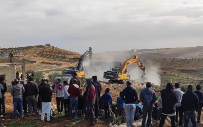 الاحتلال يهدم 3 منازل في الخليل ويشرد 30 فردا