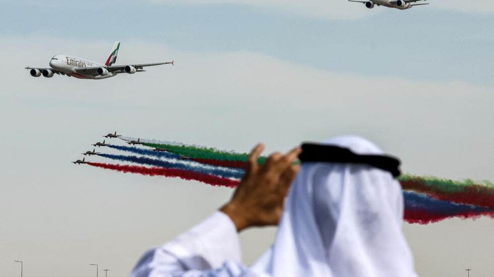 قوى كويتية تطالب شركة طيران بلادها بالانسحاب من معرض دبي التطبيعي