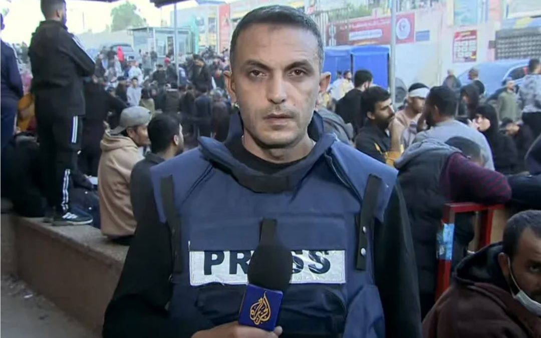 استشهاد والدي الزميل بقناة الجزيرة مؤمن الشرافي بقصف مخيم جباليا