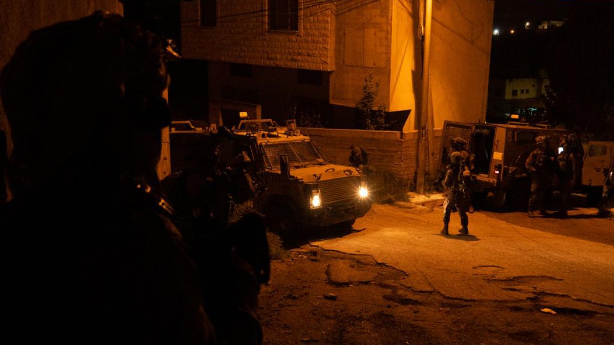 مقتل قائد فرقة قنص وإصابة 17 بتفجير آلية للاحتلال خلال اقتحام جنين