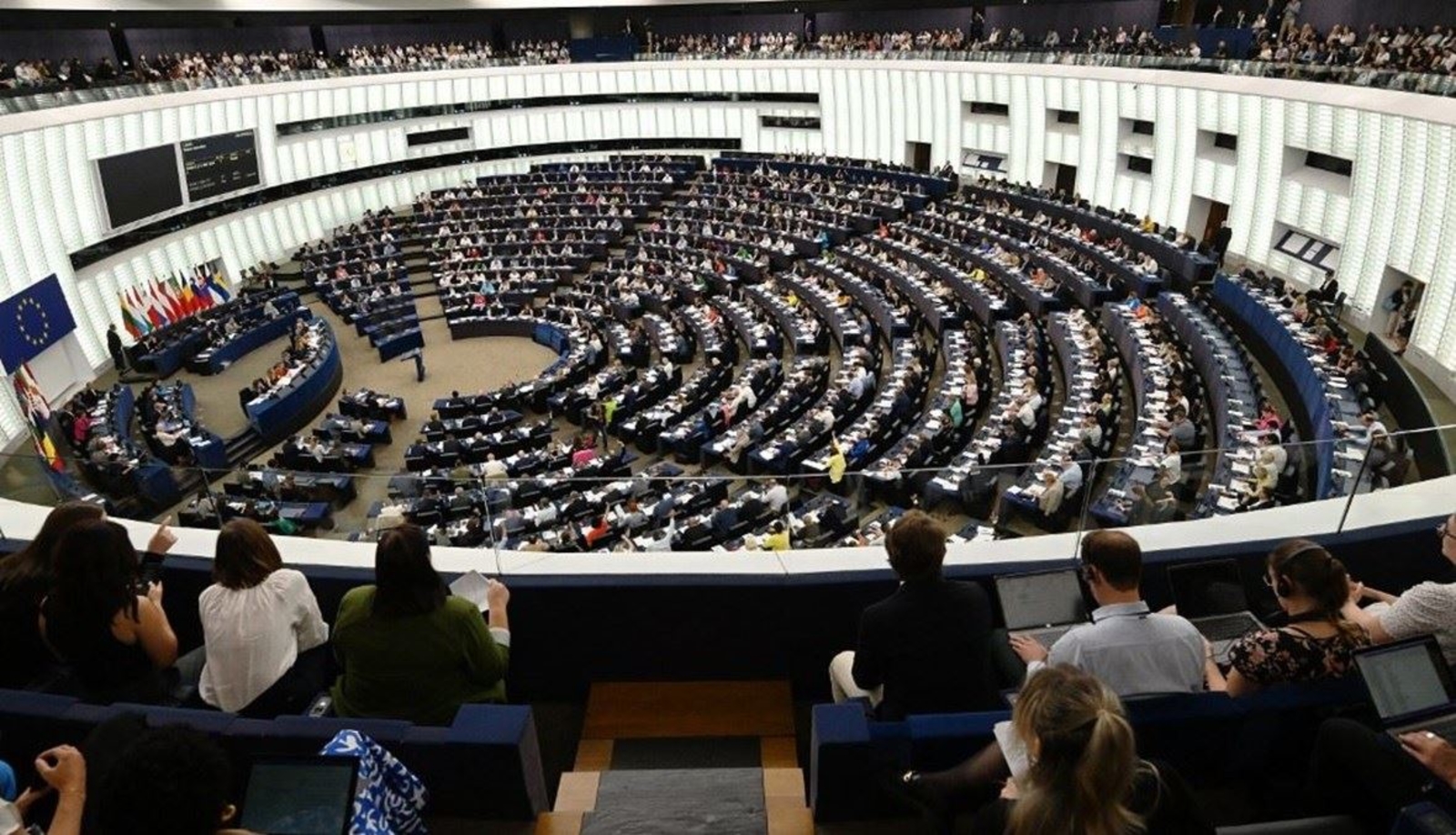 “البرلمان الأوروبي” يعتمد قرار الدعوة لوقف إطلاق النار وإدخال المساعدات إلى غزة