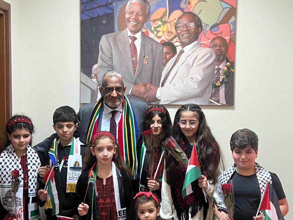 وفد فلسطيني بقطر يلتقي سفير جنوب أفريقيا لشكر بلاده لمحاكمة إسرائيل