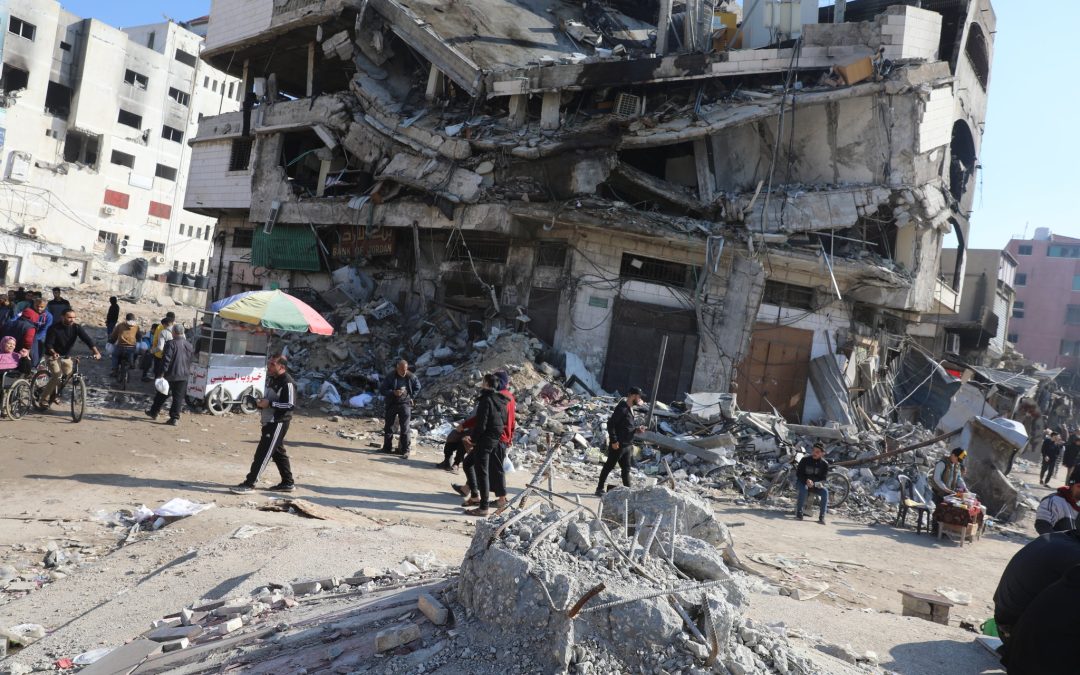 رئيس بلدية غزة: تكدس النفايات ينذر بانتشار الأوبئة الخطيرة