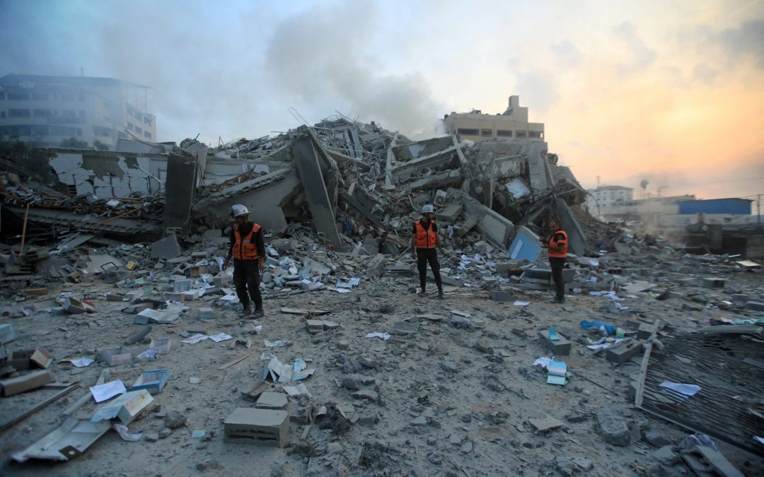 انقطاع الاتصالات عن غزة لليوم السادس يفاقم الكارثة الإنسانية