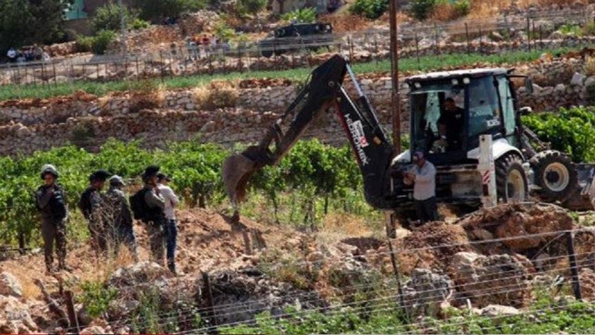 الاحتلال يهدم منشآت زراعية برام الله ويواصل أعمال تجريف استيطانية في القدس