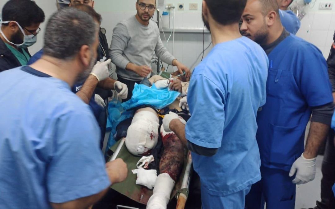 إصابة صحفيين من الجزيرة بقصف إسرائيلي مباشر والإعلام الحكومي يدين