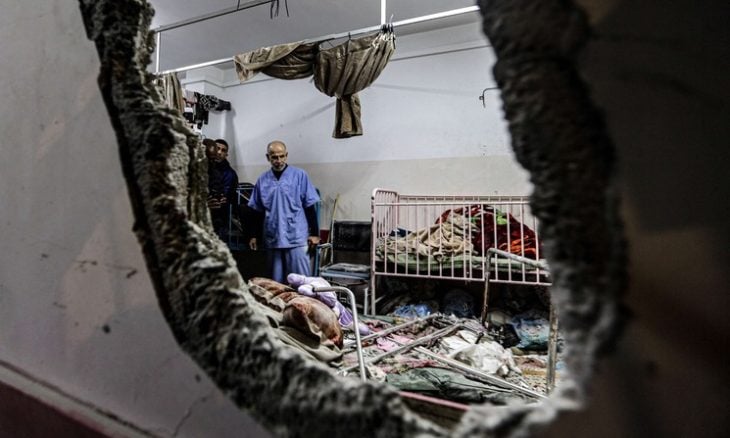 قصف مستشفى ناصر