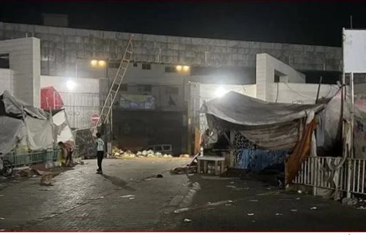 مستشفيات غزة.. حصار وقصف وأصناف من القتل والتنكيل