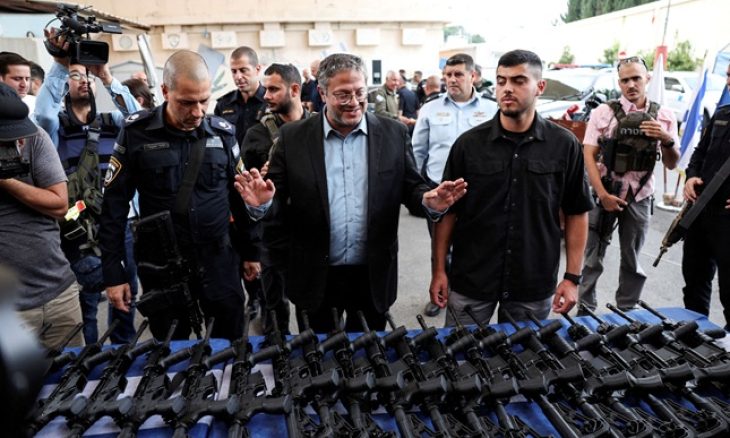 بن غفير يدعو لإعدام المعتقلين الفلسطينيين بإطلاق النار على رؤوسهم