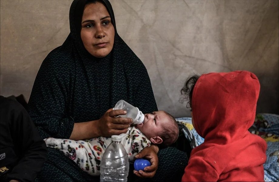 الأنيميا تحرم أطفال غزة من الرضاعة الطبيعية